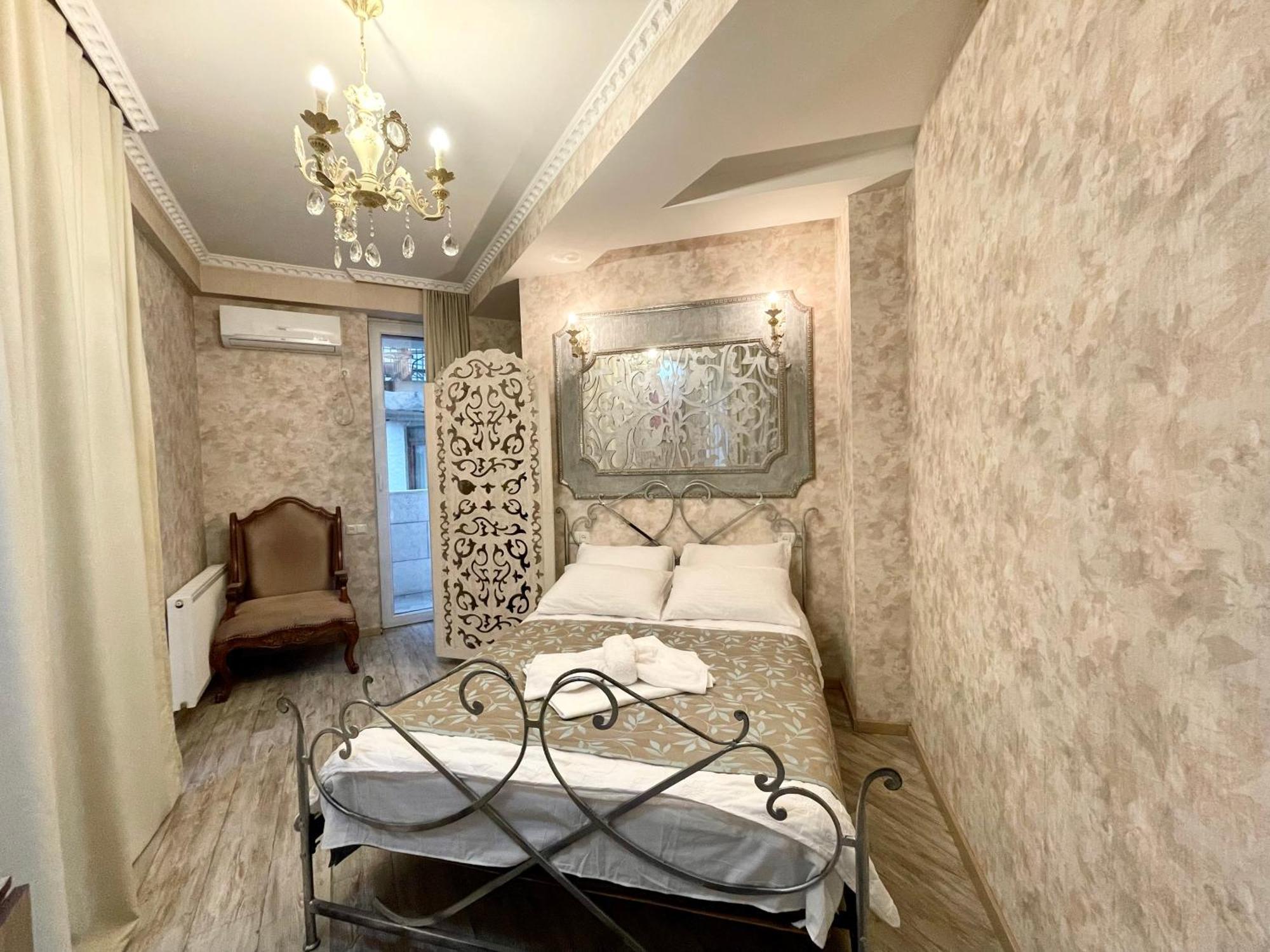 Central Apartment Тбилиси Екстериор снимка